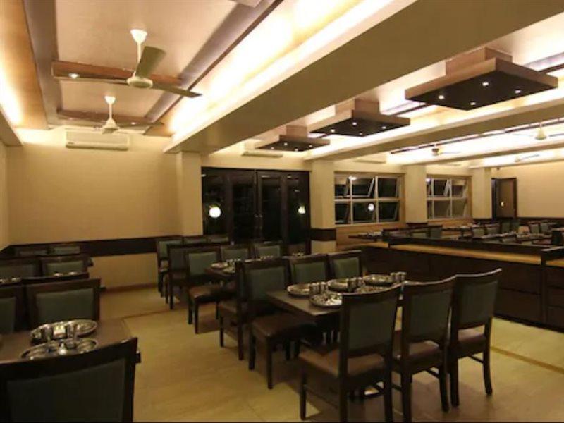 Hotel Chandralok Лонавала Экстерьер фото