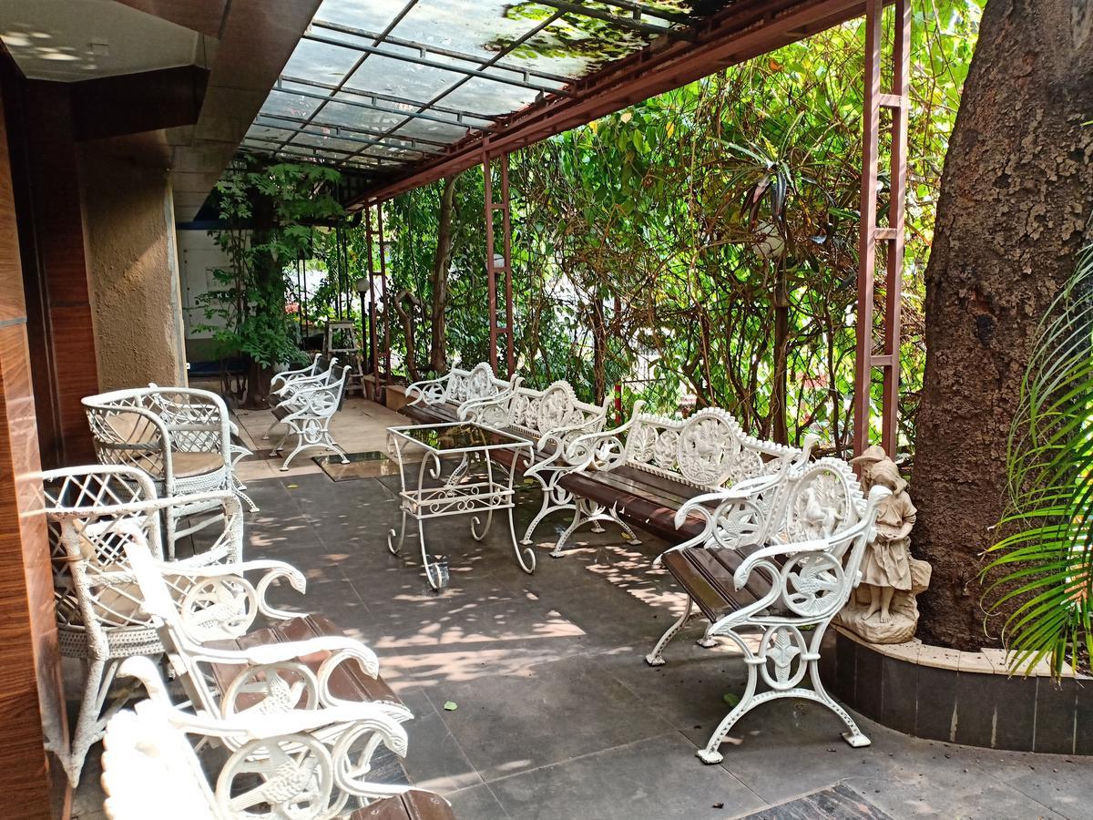 Hotel Chandralok Лонавала Экстерьер фото