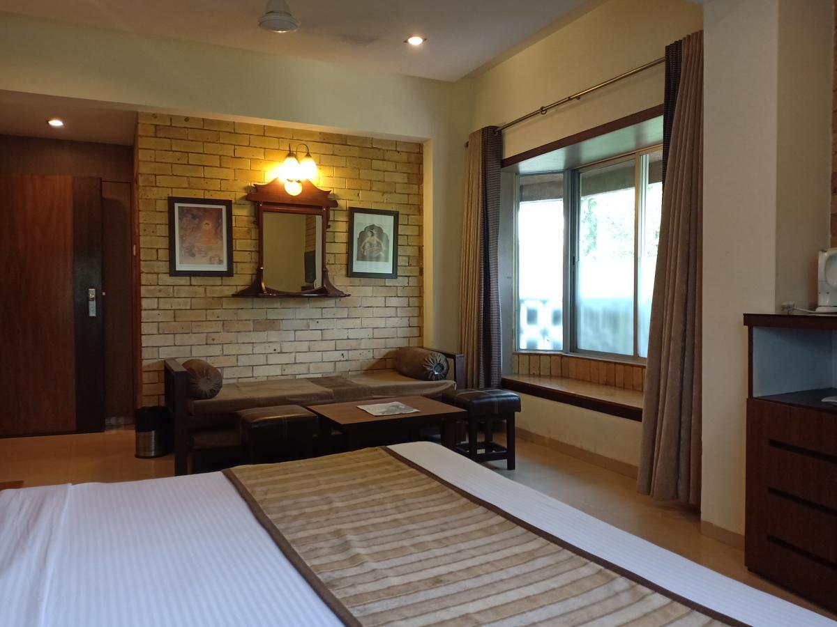 Hotel Chandralok Лонавала Экстерьер фото
