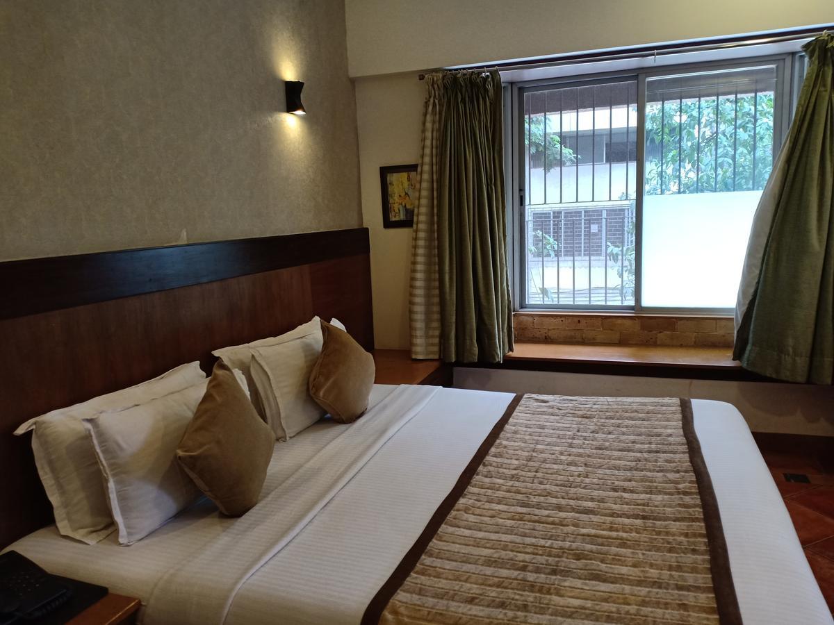 Hotel Chandralok Лонавала Экстерьер фото