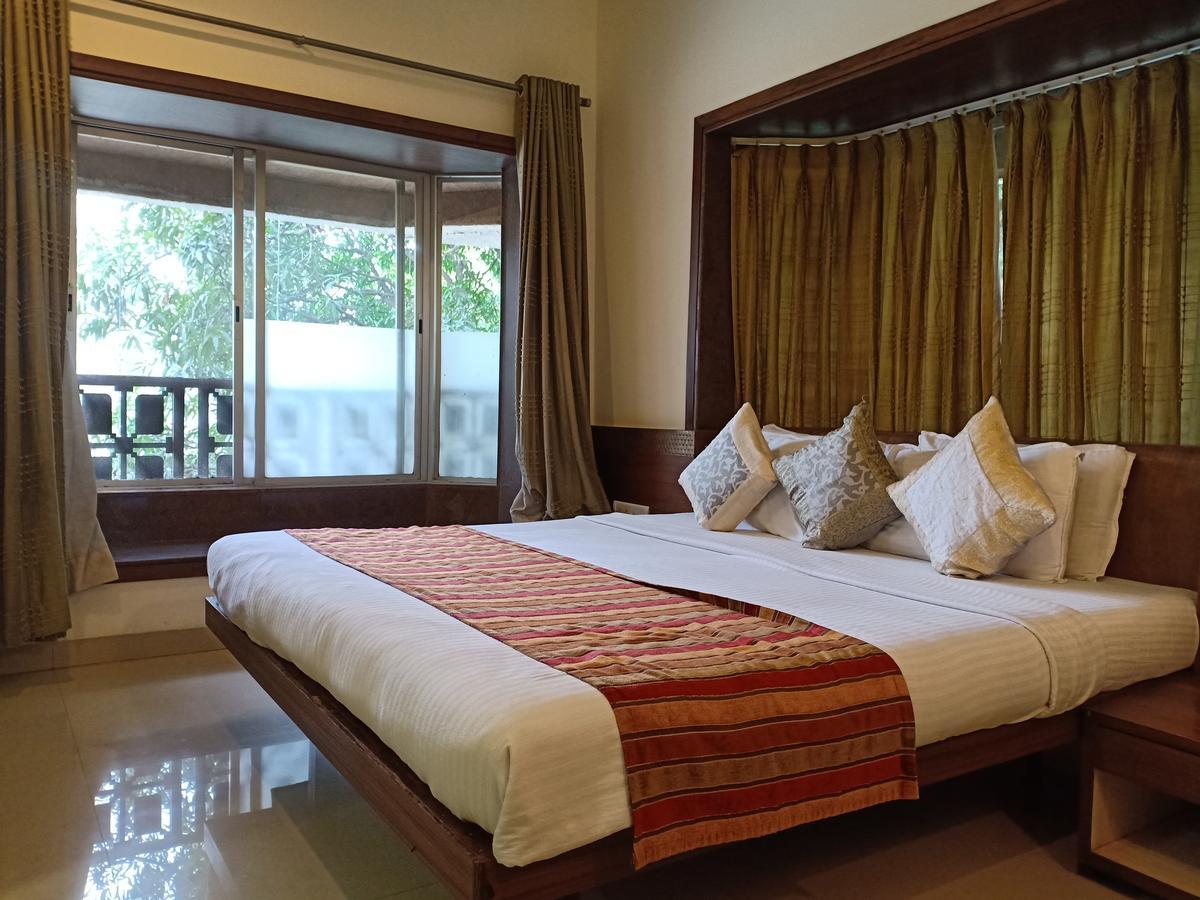 Hotel Chandralok Лонавала Экстерьер фото