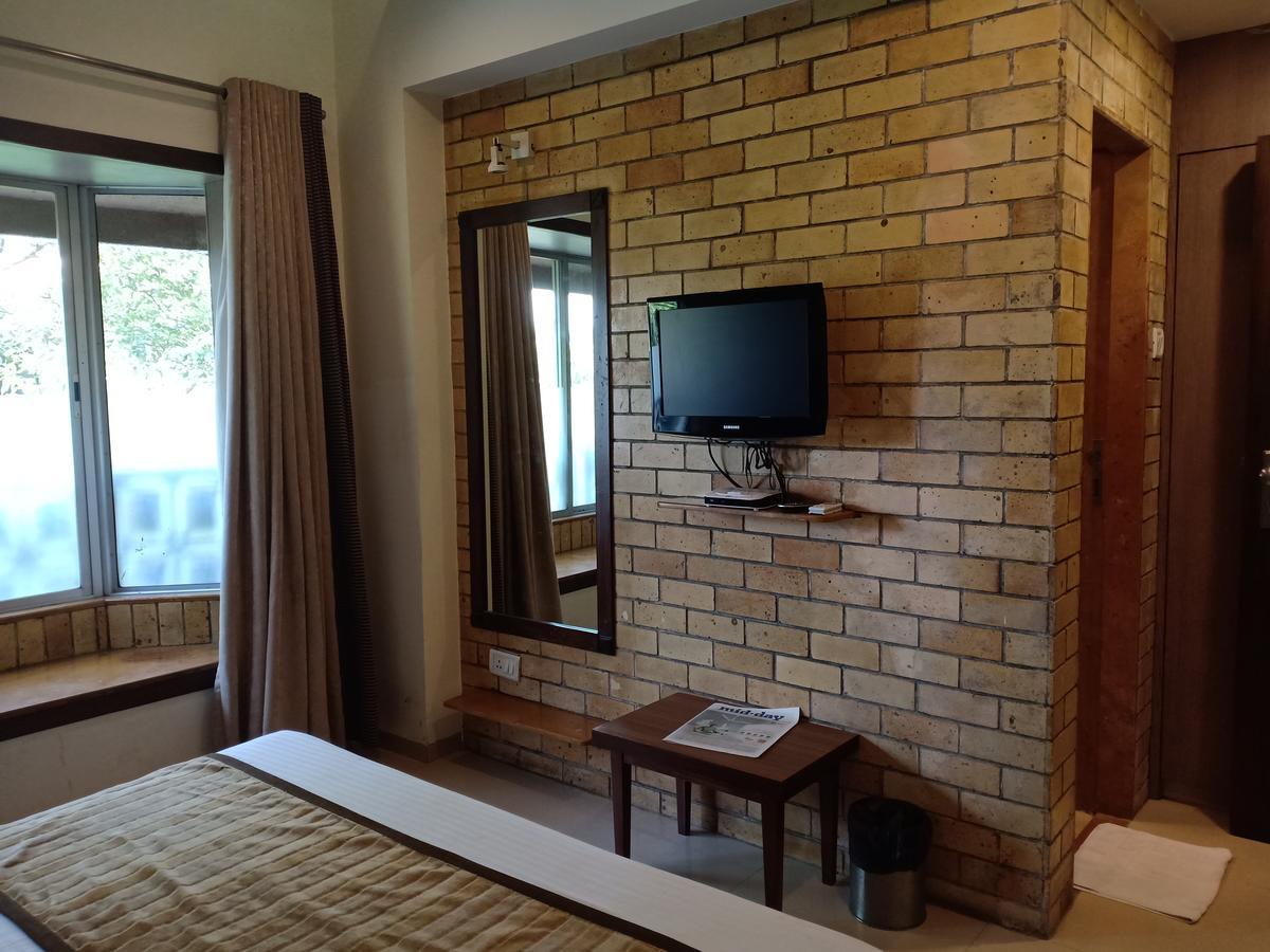 Hotel Chandralok Лонавала Экстерьер фото