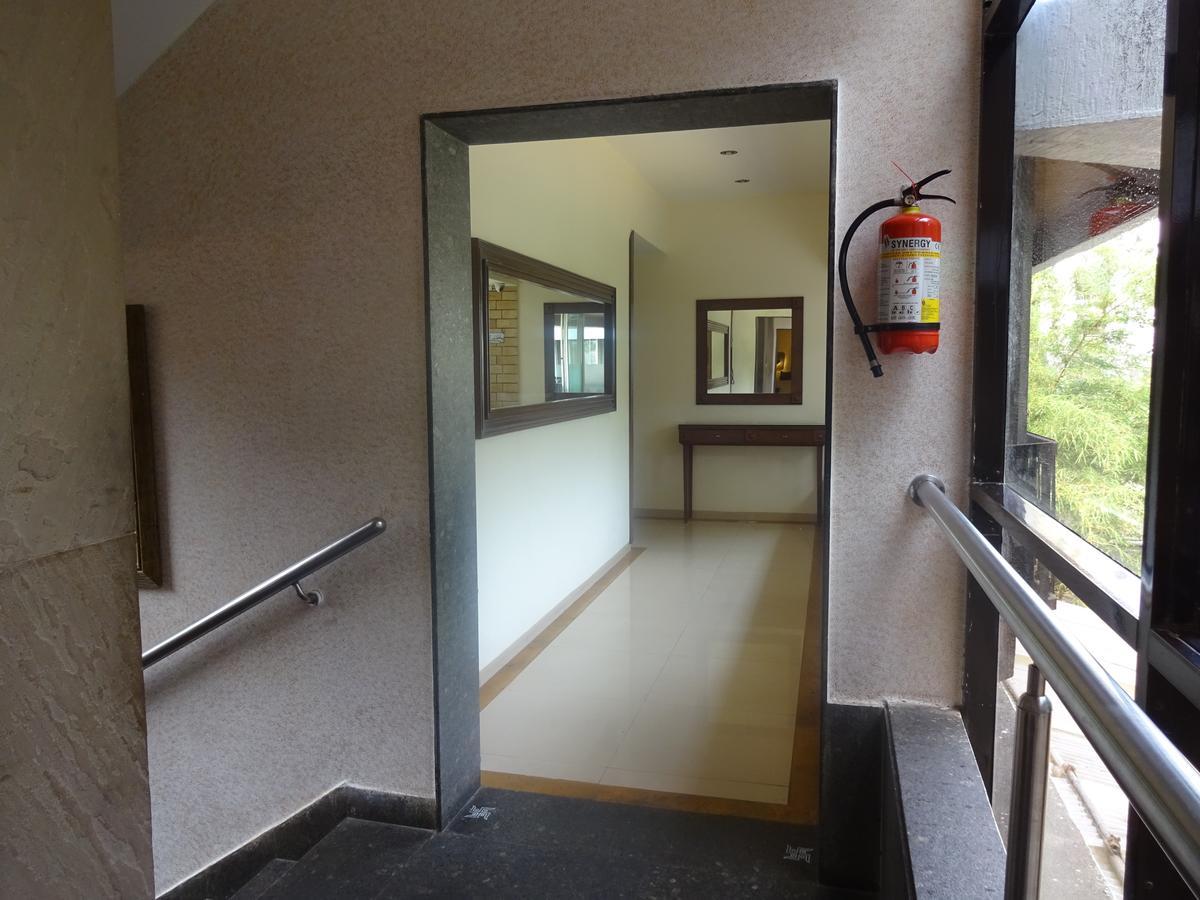 Hotel Chandralok Лонавала Экстерьер фото