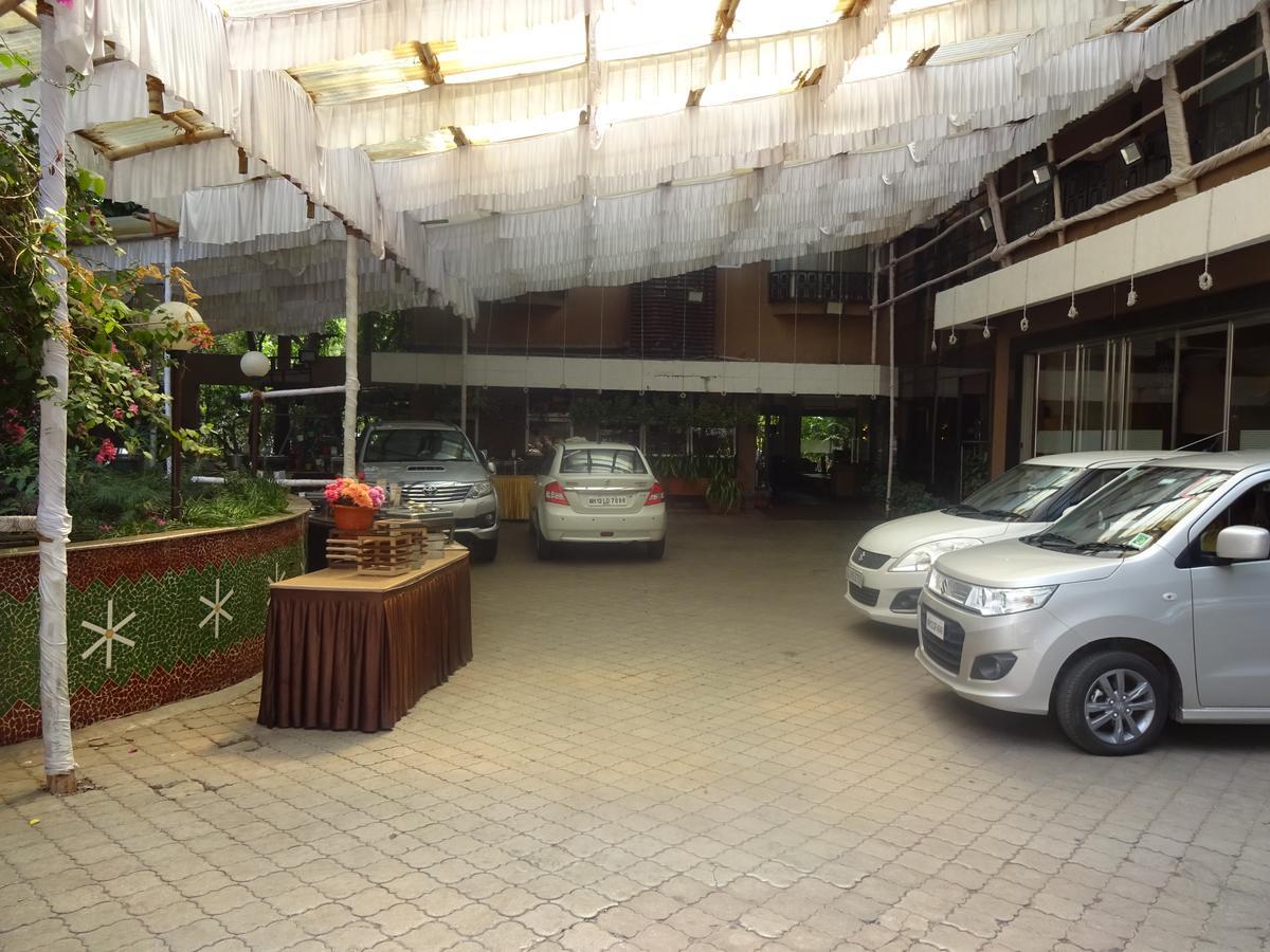 Hotel Chandralok Лонавала Экстерьер фото